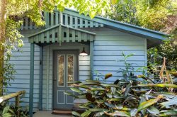 montville-country-cabins-seclusion-entrance-crop